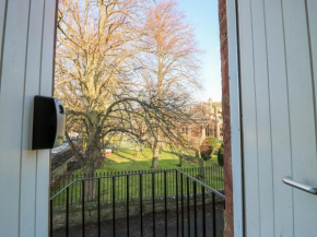 Pear Cottage - Priorwood Garden
